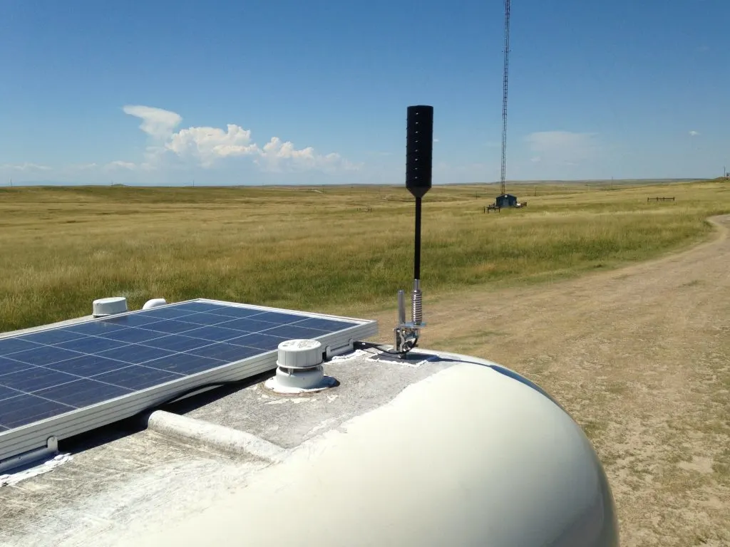 Boondocking With Rooftop Cell Booster