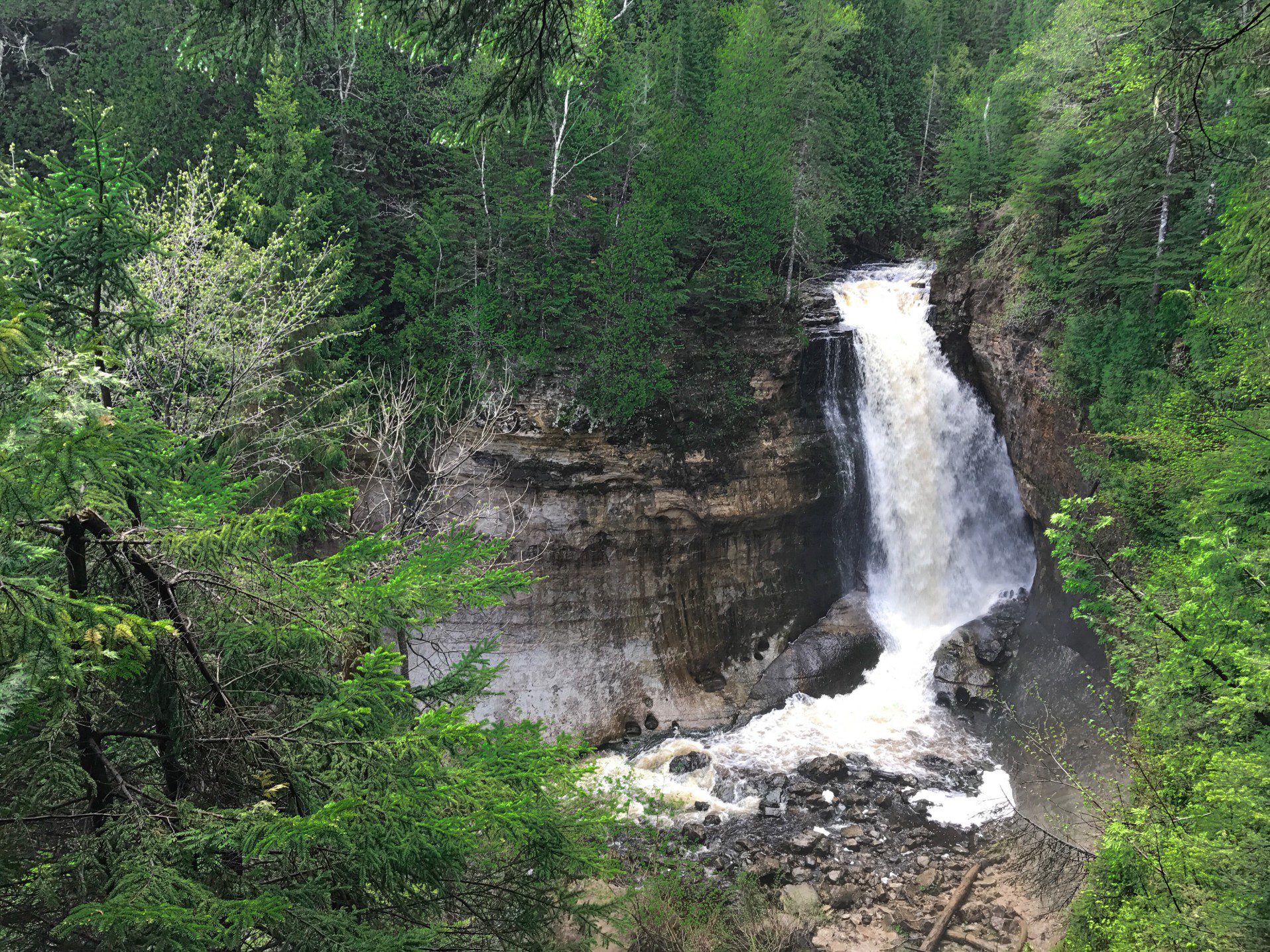 7 Amazing Waterfalls in Michigan