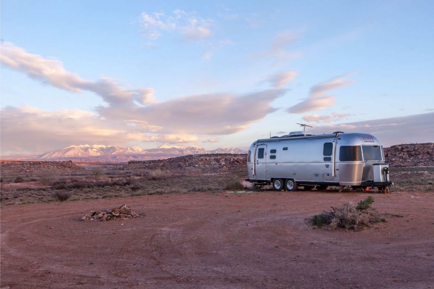 How Much Do RVs Weigh? (14 Examples) Drivin' & Vibin'