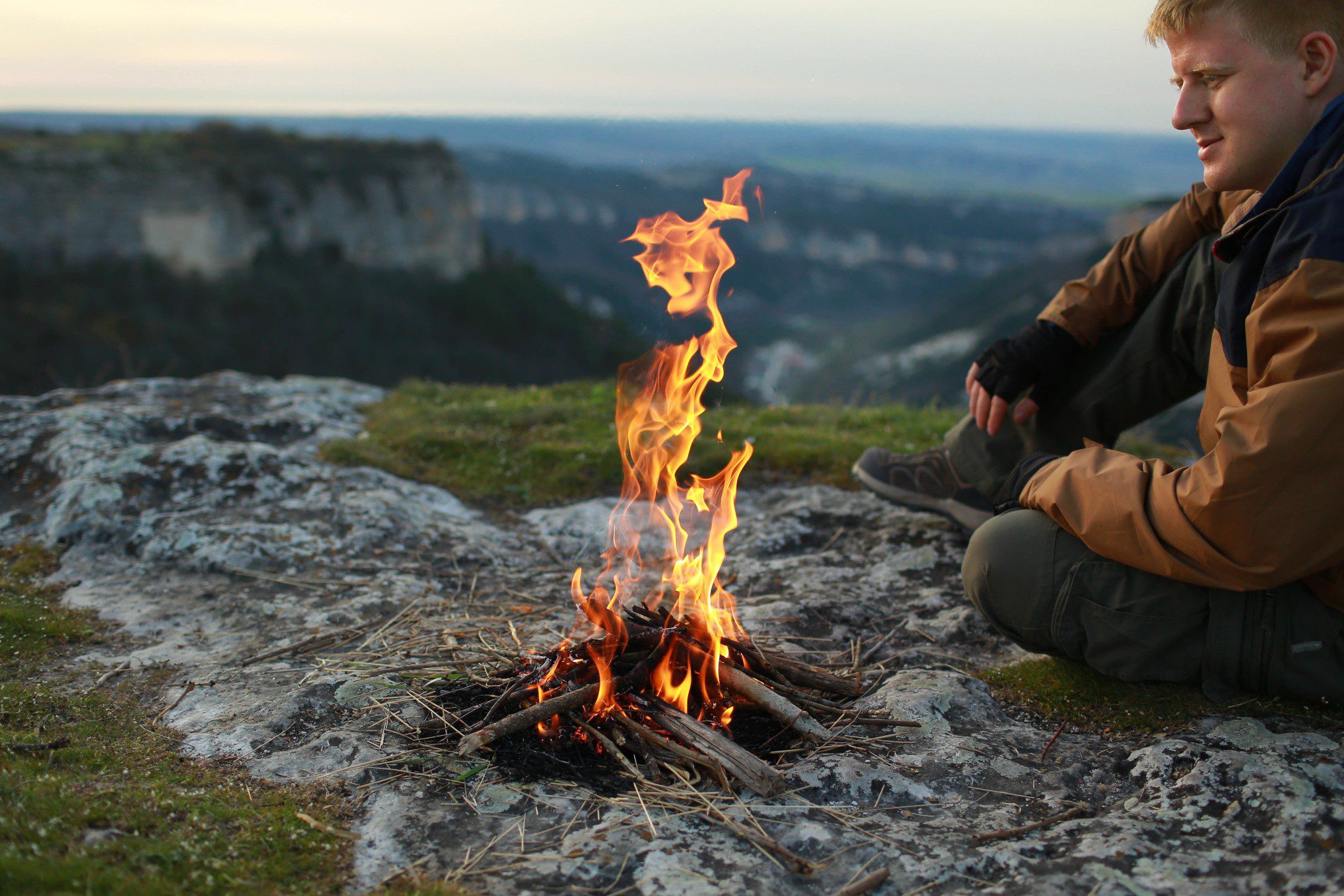 how-to-build-the-perfect-campfire-drivin-vibin