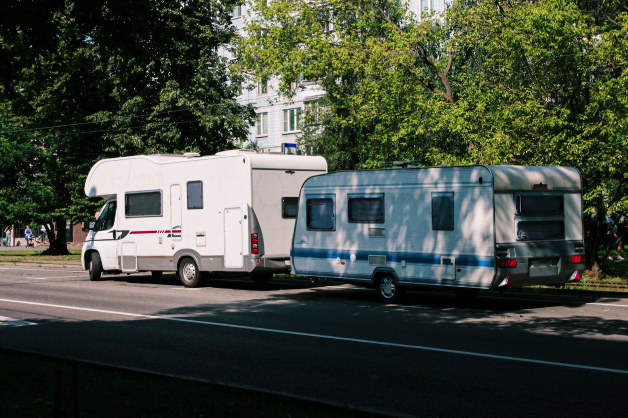 can-you-park-a-trailer-on-a-residential-street-postureinfohub