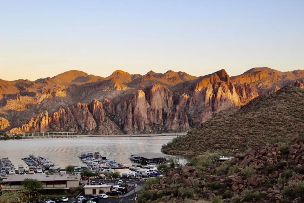 With so many camping and hiking opportunities, Saguaro Lake is a perfect weekend adventure