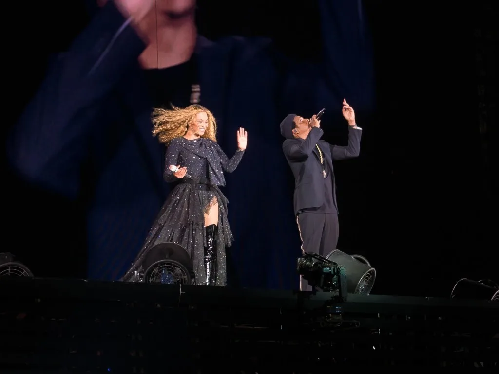 Beyoncé’s and JayZ performing together.