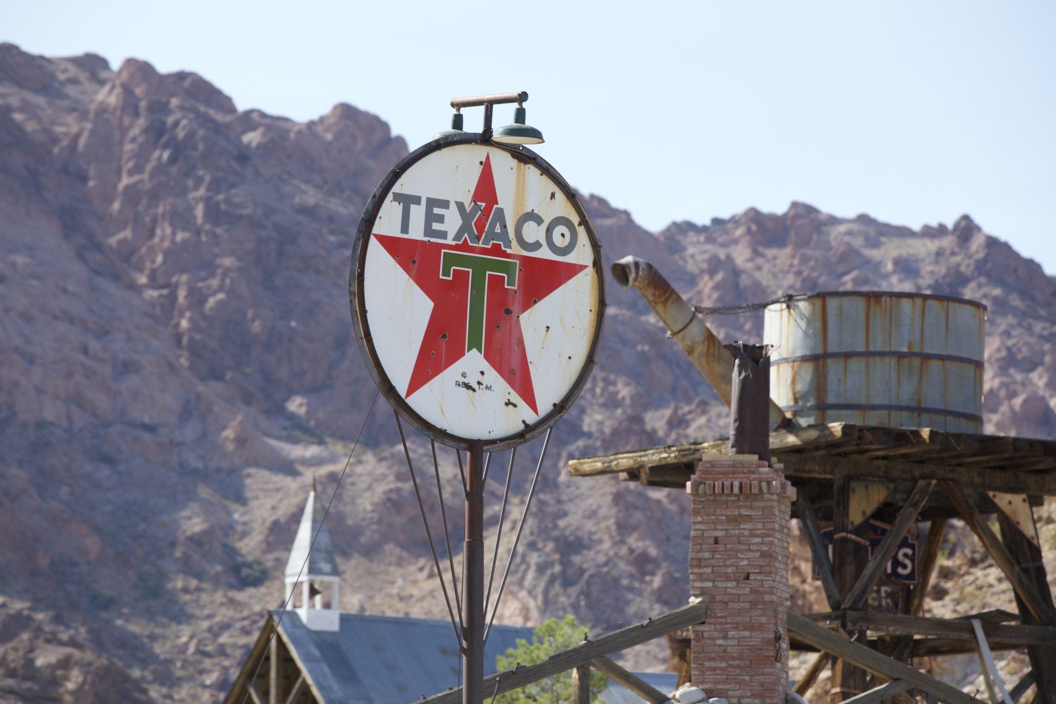 The Petrified Wood Gas Station in Texas is a Slice of American History