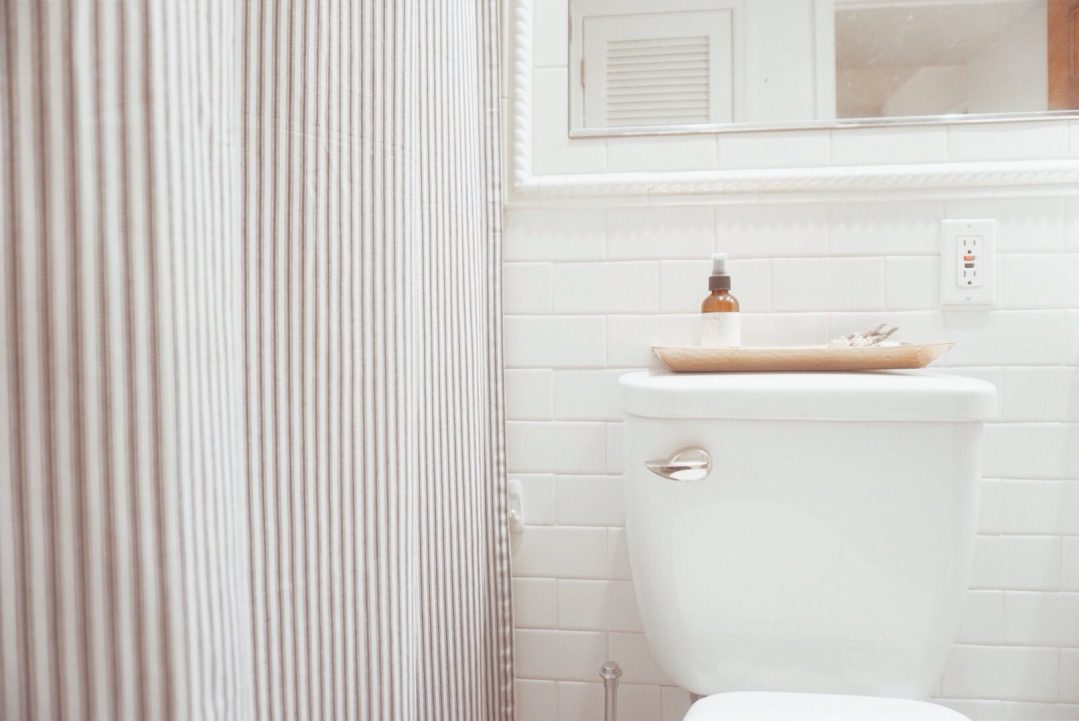 How Much Water Does an RV Toilet Use Per Flush? Drivin' & Vibin'