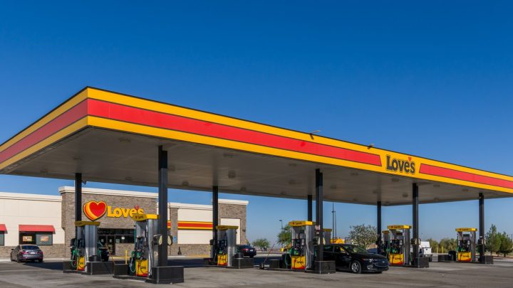 7 Things Non-Truckers Should Know About Truck Stops