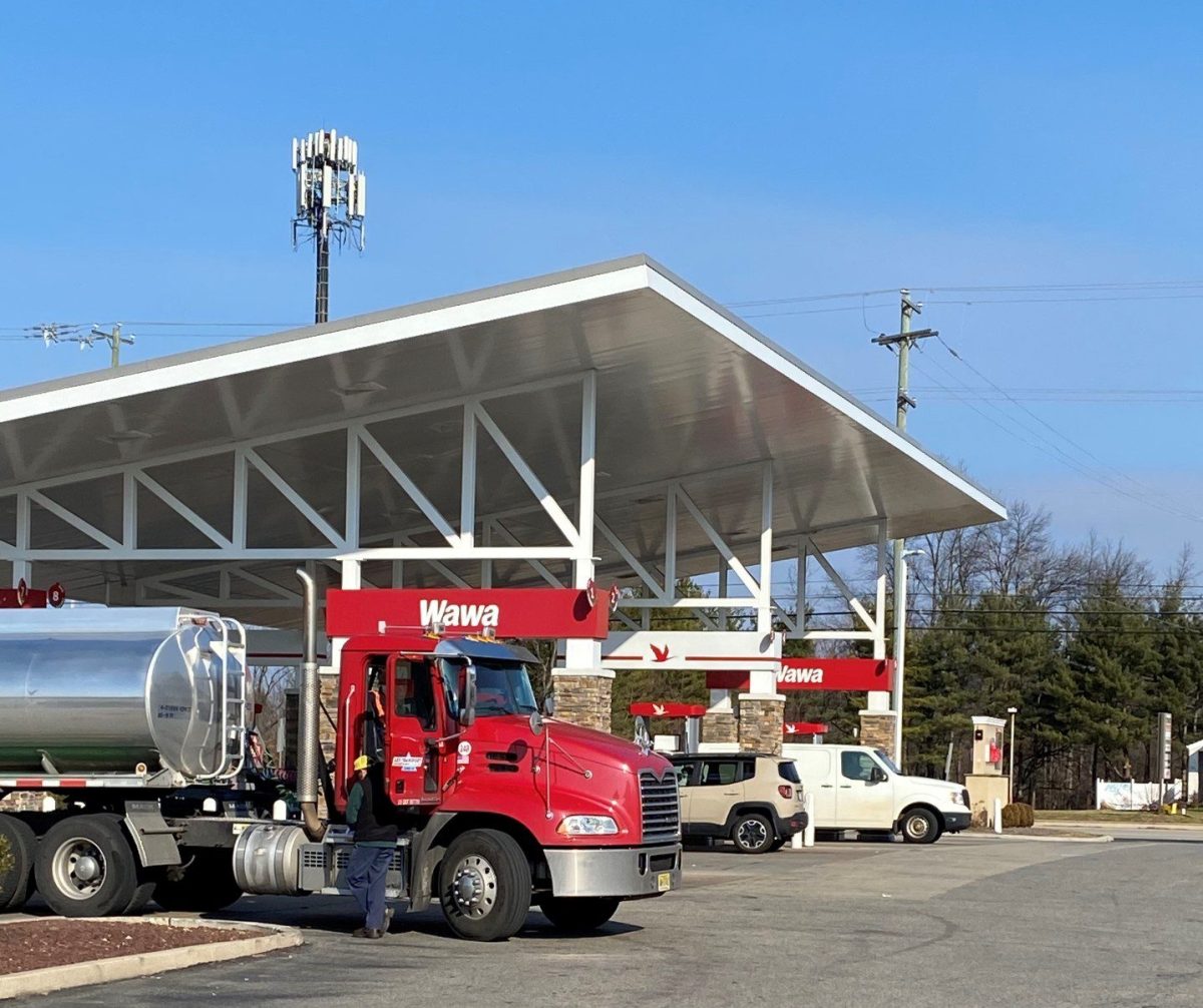 Wawa vs Bucee's The Best Gas Station in America Drivin' & Vibin'