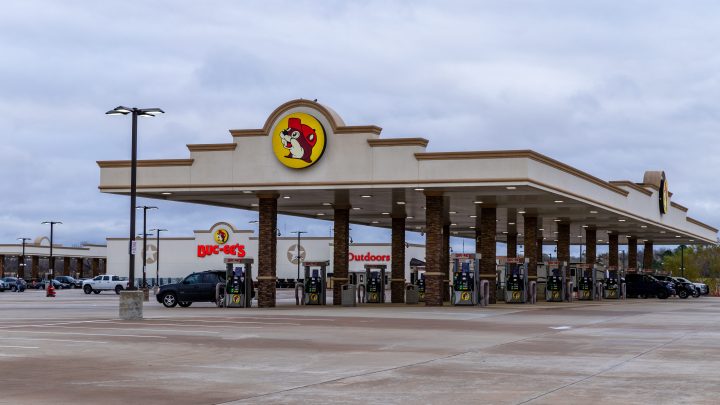 Can You Park Overnight at a Buc-ee’s Gas Station?