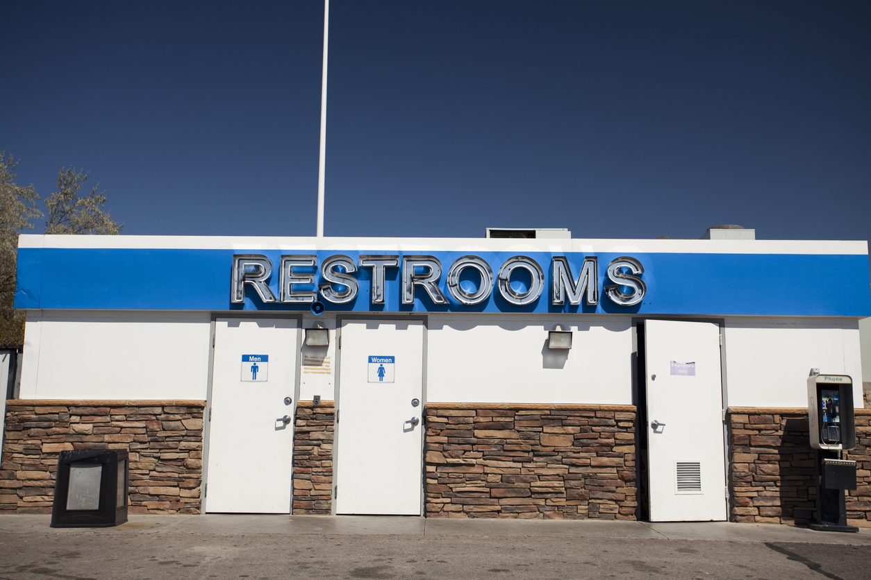 The Dirtiest (and Cleanest) Public Bathrooms on the Road Drivin' & Vibin'