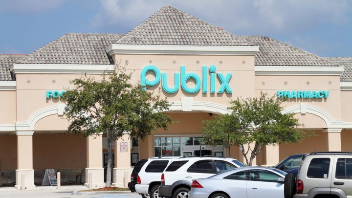 Can You Sleep Overnight in a Publix Parking Lot?