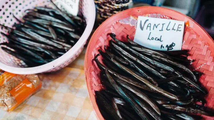 Vanilla sticks for sale in market