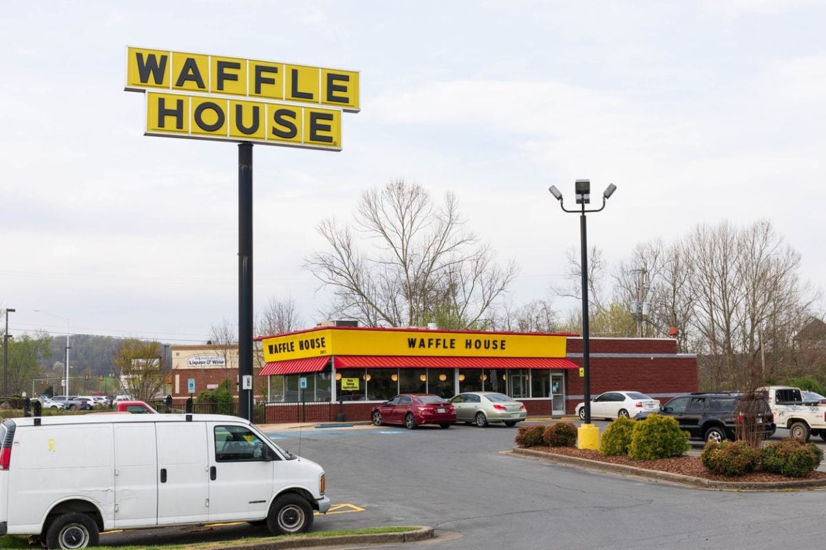 Is Waffle House Open on Christmas and New Year’s? Drivin' & Vibin'