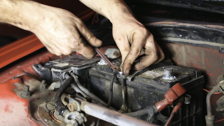 How To Easily Fix a Dead Vehicle Battery?