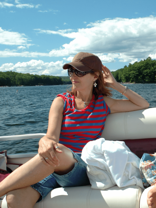 The 5 Best (and Affordable) Pontoon Boats