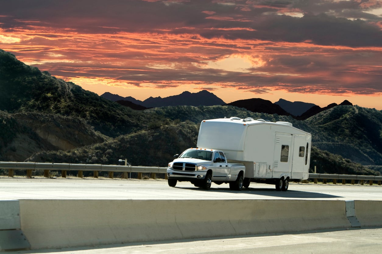 How To Hook Up a 5th Wheel RV to Your Tow Vehicle Drivin' & Vibin'