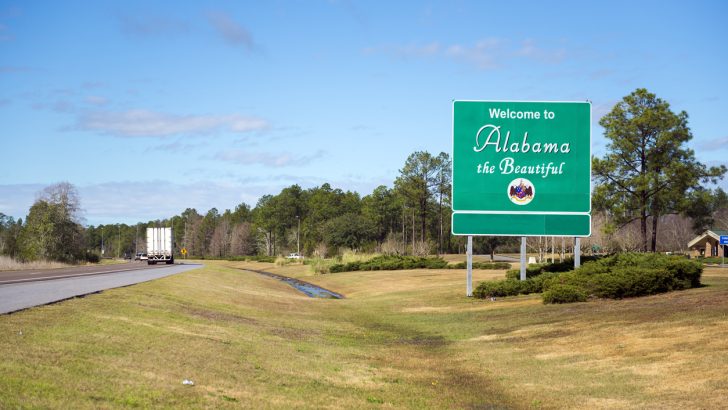 Welcome to Alabama sign.