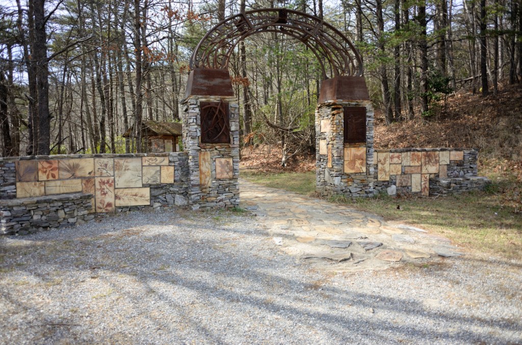Entrance path and structure to the Cheaha Trailhead Pinhoti Trail near Cheaha State Park in Delta, Alabama.