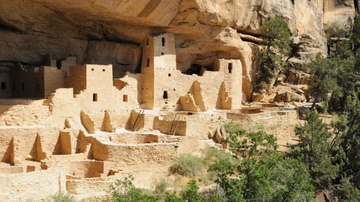 Cliff palace in Mesa Verde - there are many dangers in the national park.