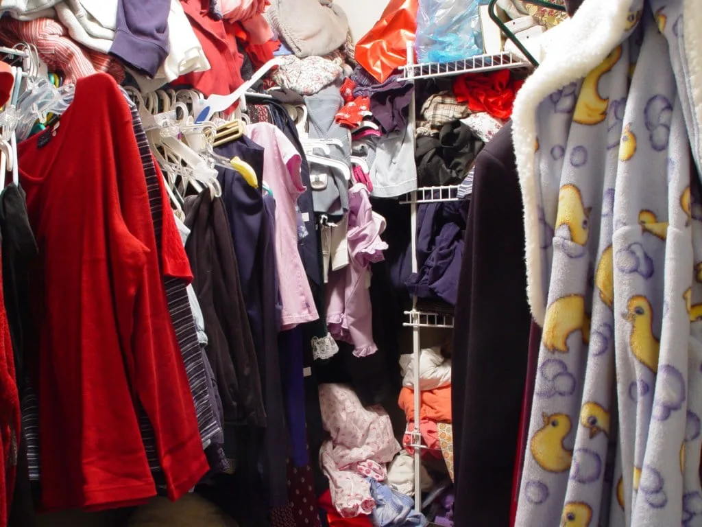 Household gadgets can help organize a messy closet