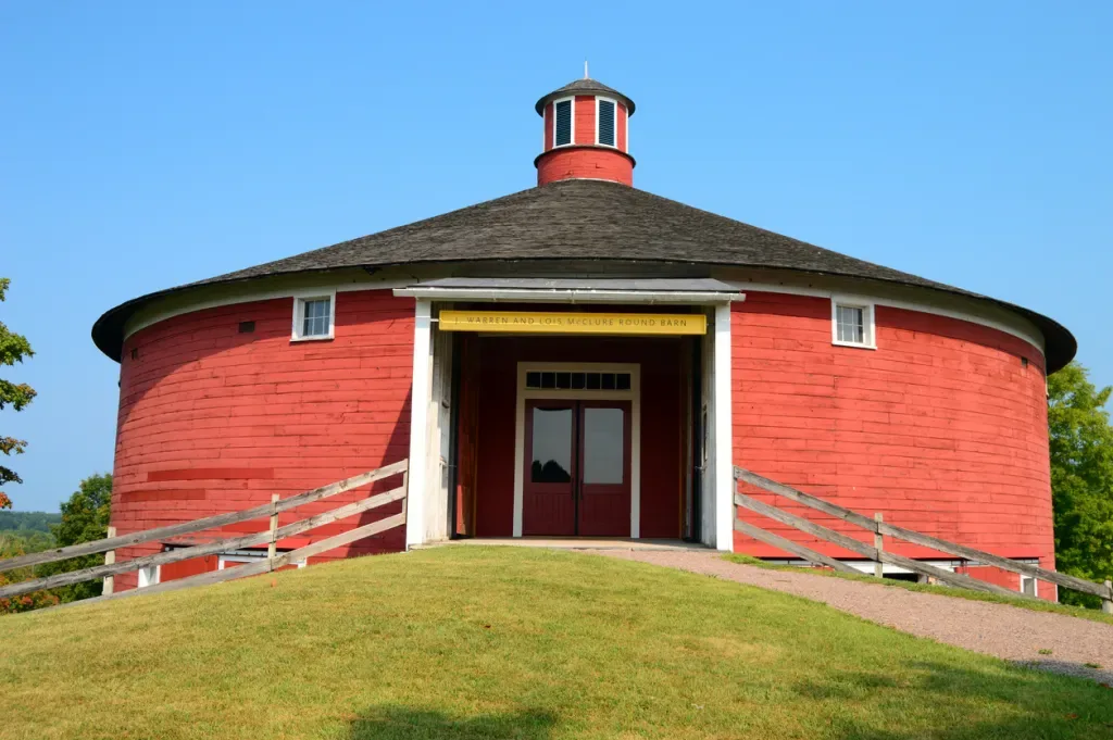 The iconic red barn at the Shelburne Museum.
